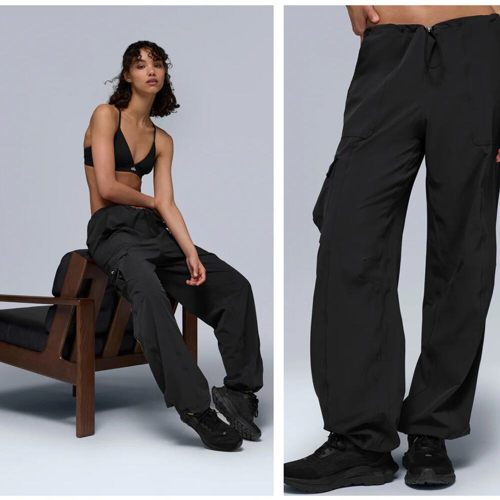 ALO Yoga Women's Wide Leg Cargo Pants in Black